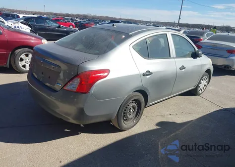 2014 Nissan Versa 1.6 S z USA, uszkodzony, nr VIN 3N1CN7AP3EL867845